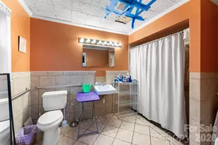 1001 Crestmere St, Charlotte, NC 28208 - Photo 20