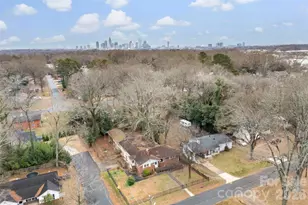 1001 Crestmere St, Charlotte, NC 28208 - Photo 2