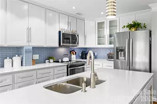 18789 Vineyard Point Ln, Cornelius, NC 28031 - Photo 4