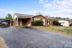 230 Pinevale Dr, Salisbury, NC 28144 - Photo 2
