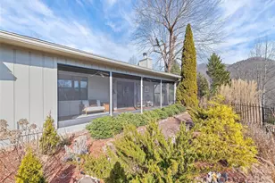 12 Willow View Dr, Franklin, NC 28734 - Photo 1