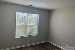 304 Hoskins Mill Ln, Charlotte, NC 28208 - Photo 8