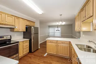 10900 Flat Iron Rd, Charlotte, NC 28226 - Photo 8