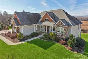 383 Ridgeview Hill Dr, Hendersonville, NC 28791 - Photo 4