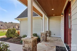 383 Ridgeview Hill Dr, Hendersonville, NC 28791 - Photo 6