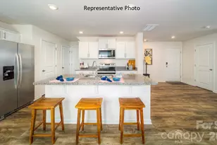 647 13th Ave Dr NE, Hickory, NC 28601 - Photo 4
