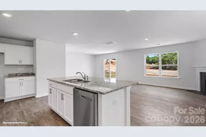 643 13th Avenue Drive NE, Hickory, NC 28601 - Photo 4