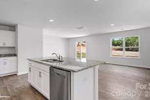 643 13th Ave Dr NE, Hickory, NC 28601 - Photo 4