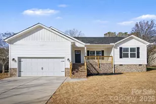 2025 Picnic Dr, Newton, NC 28658 - Photo 2