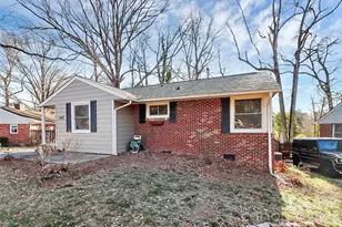 4411 Murrayhill Rd, Charlotte, NC 28209 - Photo 2