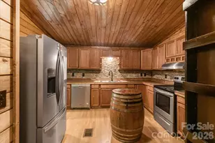 1050 Wyatt Town Rd, Burnsville, NC 28714 - Photo 6