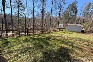 1050 Wyatt Town Rd, Burnsville, NC 28714 - Photo 2
