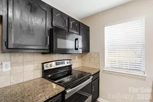 3015 Summercroft Ln, Charlotte, NC 28269 - Photo 16