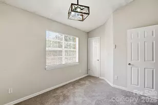 3015 Summercroft Ln, Charlotte, NC 28269 - Photo 30