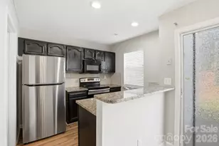 3015 Summercroft Ln, Charlotte, NC 28269 - Photo 12