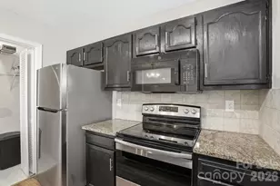 3015 Summercroft Ln, Charlotte, NC 28269 - Photo 18