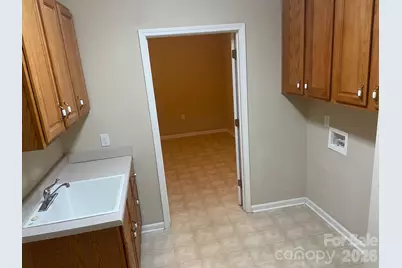 499 26th Avenue NE, Hickory, NC 28601 - Photo 10