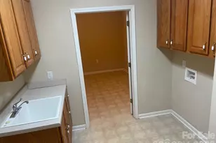 499 26th Ave NE, Hickory, NC 28601 - Photo 10