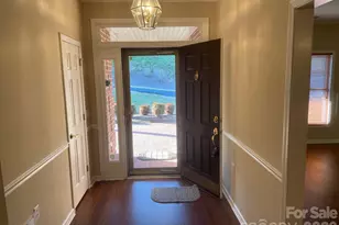 499 26th Ave NE, Hickory, NC 28601 - Photo 2