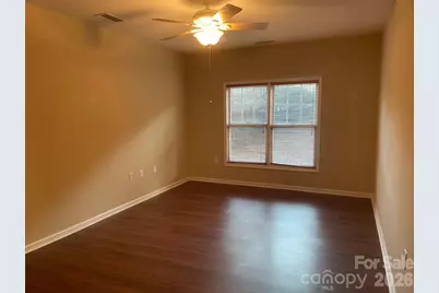 499 26th Avenue NE, Hickory, NC 28601 - Photo 4