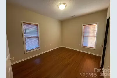 499 26th Avenue NE, Hickory, NC 28601 - Photo 8