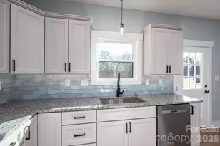 1161 13th St SW, Hickory, NC 28602 - Photo 12