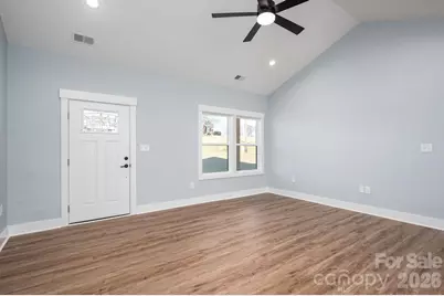 1161 13th Street SW, Hickory, NC 28602 - Photo 4