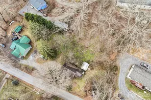 75 Travis St, Clyde, NC 28721 - Photo 12