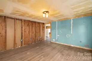 75 Travis St, Clyde, NC 28721 - Photo 8