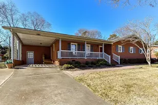 361 Wedgewood Dr, Mooresville, NC 28115 - Photo 2