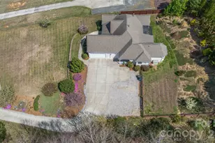 345 Clarendon Estates Dr, Clover, SC 29710 - Photo 40