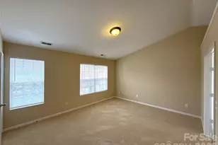 13802 Plowdon Ct, Charlotte, NC 28215 - Photo 10