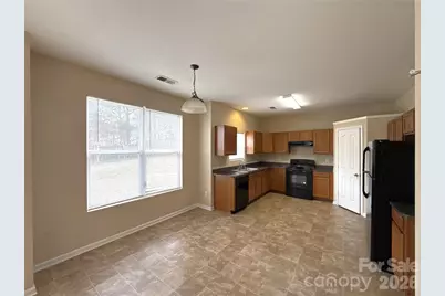 13802 Plowdon Court, Charlotte, NC 28215 - Photo 6