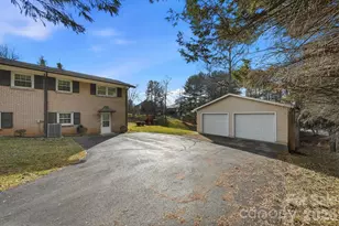 406 Wedgewood Pl SW, Lenoir, NC 28645 - Photo 2