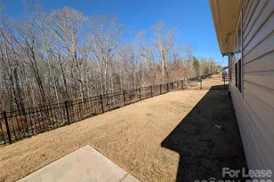 3340 Blf Hl Ln, Charlotte, NC 28215 - Photo 38