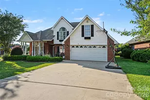 2305 Pinefield Ct, Gastonia, NC 28056 - Photo 2