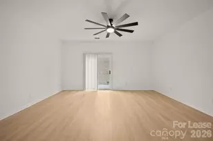 2270 Winthrop Chase Dr, Charlotte, NC 28212 - Photo 8