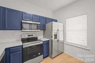 2270 Winthrop Chase Dr, Charlotte, NC 28212 - Photo 14