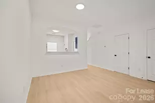 2270 Winthrop Chase Dr, Charlotte, NC 28212 - Photo 4