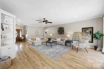 350 Royal Burgess Drive, Campobello, SC 29322 - Photo 4