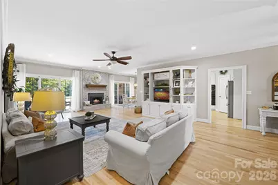 350 Royal Burgess Drive, Campobello, SC 29322 - Photo 2