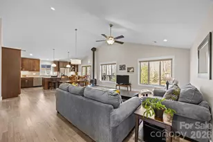 19 Dunsmore Ave, Black Mountain, NC 28711 - Photo 6