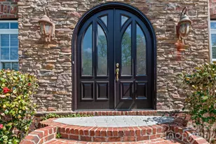 1391 Somerset Cove Dr, Winston Salem, NC 27103 - Photo 2