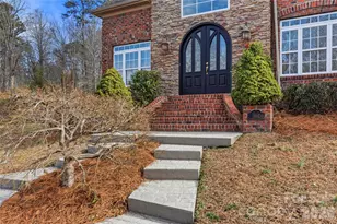 1391 Somerset Cove Dr, Winston Salem, NC 27103 - Photo 2