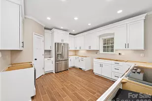 221 Creed Pittman Rd, Spruce Pine, NC 28777 - Photo 6