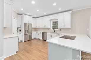 221 Creed Pittman Rd, Spruce Pine, NC 28777 - Photo 6