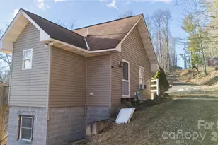 722 Union Hill Ridge Rd, Green Mountain, NC 28740 - Photo 2