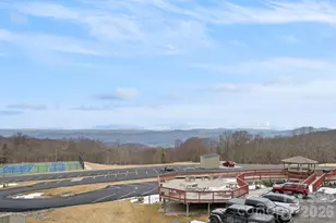 301 Pinnacle Inn Rd, Beech Mountain, NC 28604 - Photo 4