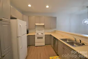 6307 Half Dome Dr, Charlotte, NC 28269 - Photo 10