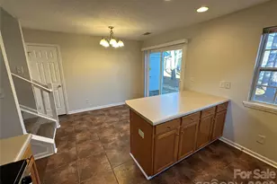 5227 Magnolia Tree Ln, Charlotte, NC 28215 - Photo 4